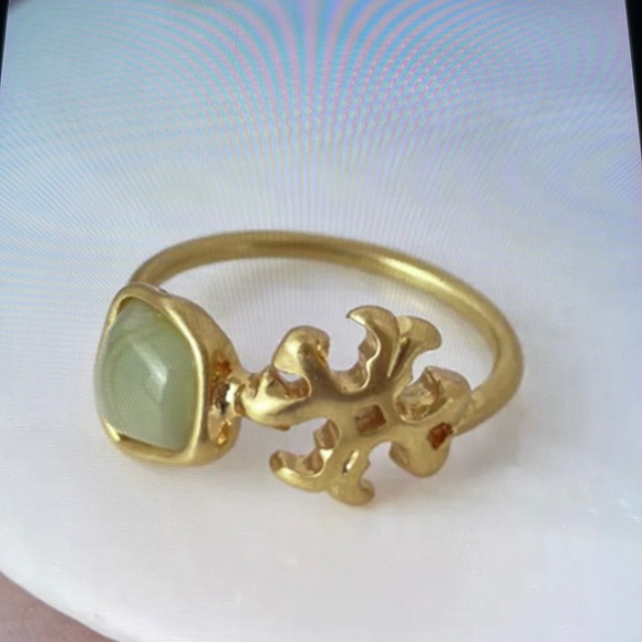 Tory Burch Jewelry - NWT TORI BURCH ROXANNE DOUBLE T RING .
